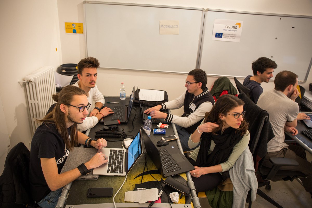 DatiTrentinoit's tweet photo. Passate oggi al @ClabTrento per vedere cosa combinano i ragazzi dell'Opendata HackaBot #Trentino #odhb2018 #opendata #opendataitaly #opendatatrentino https://t.co/mLwCWQLOj5