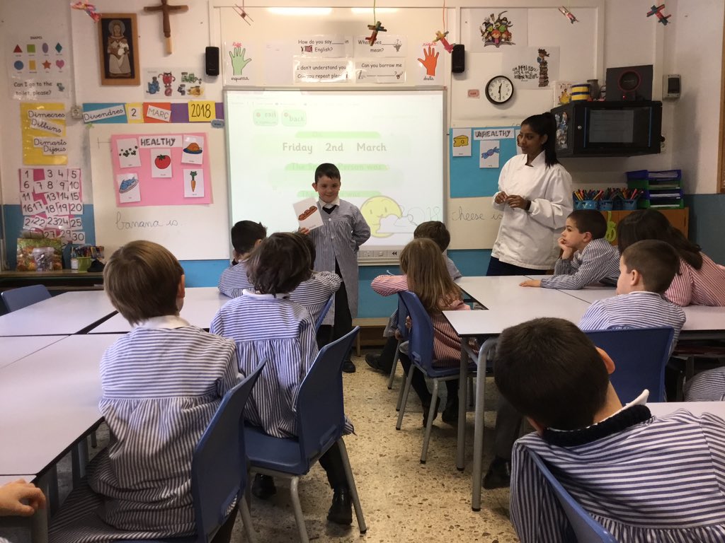 mercedaries's tweet photo. Primary 1A playing the healthy vs unhealthy food game in Master Chef English week. It was lots of fun! #juniormasterchefs #englishweek #yeschef https://t.co/niW6XduUS4