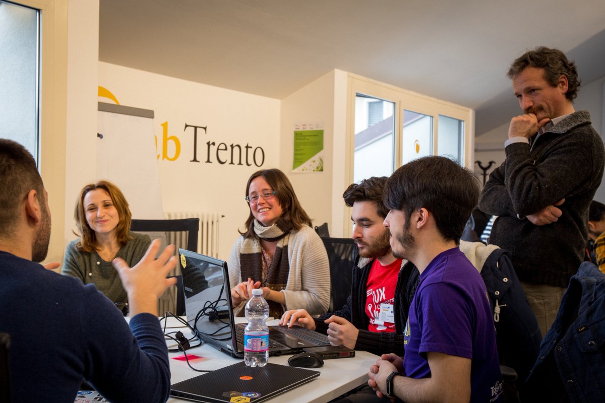 DatiTrentinoit's tweet photo. #odhb2018 Oggi e domani, 53 ragazzi e ragazze, studenti universitari e degli ultimi anni delle superiori e appassionati parteciperanno all'Open Data Hackabot a #Trento in piazza Fiera presso @ClabTrento. #opendata #opendataitaly #opendatatrentino https://t.co/t2aeNQxIVx