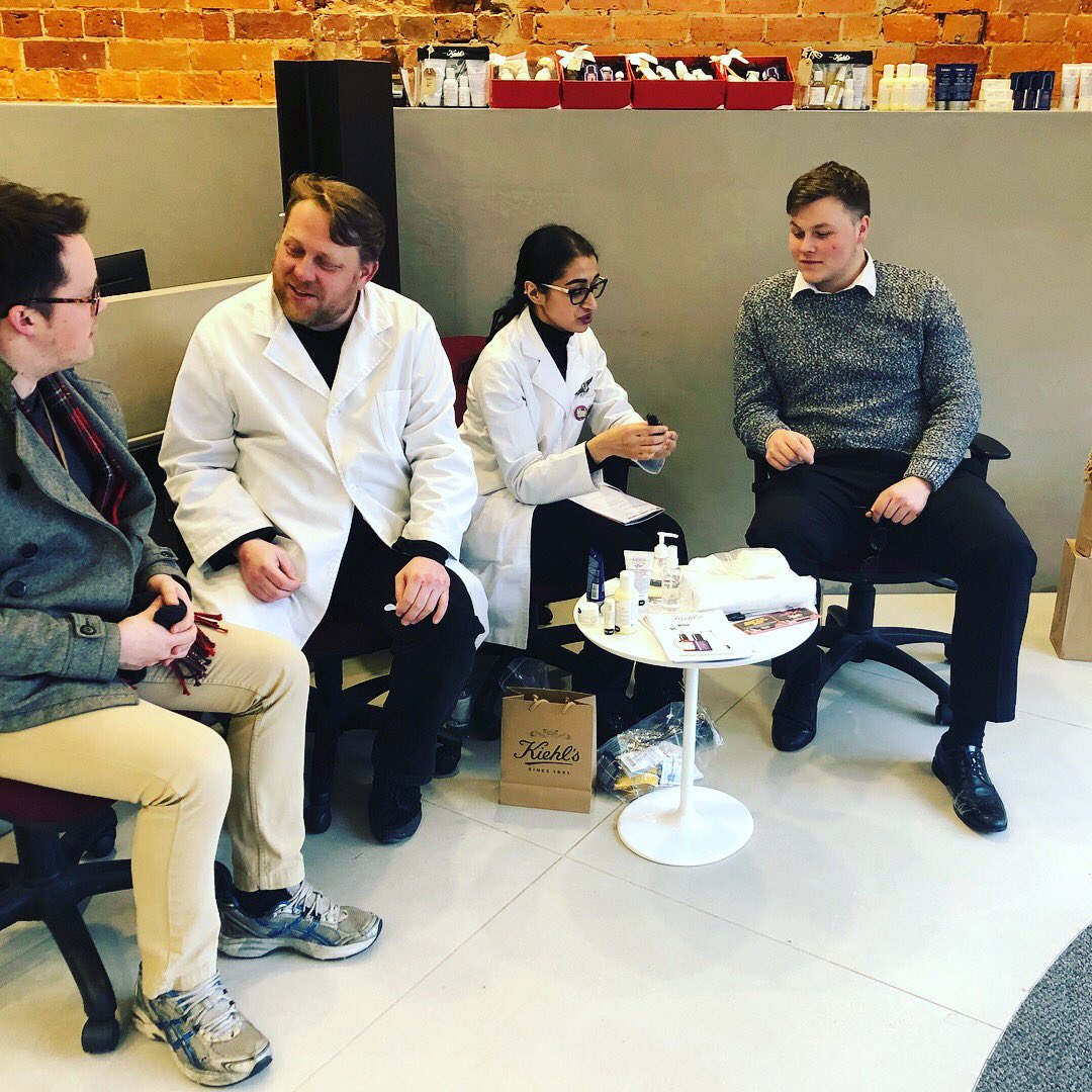 ForburyWorks's tweet image. We had such a great time with @kiehls yesterday! We received a lot of positive feedback from our tenants so we will definitely do it again! 😍 @StayHOF thank you for coming!! :D #corporatereception #skincareevent @RobertHalfUK @CrossCountryUK @StottandMay #Guardian1821