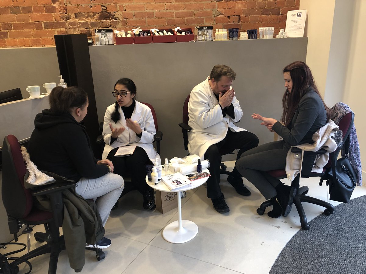 ForburyWorks's tweet image. We had such a great time with @kiehls yesterday! We received a lot of positive feedback from our tenants so we will definitely do it again! 😍 @StayHOF thank you for coming!! :D #corporatereception #skincareevent @RobertHalfUK @CrossCountryUK @StottandMay #Guardian1821