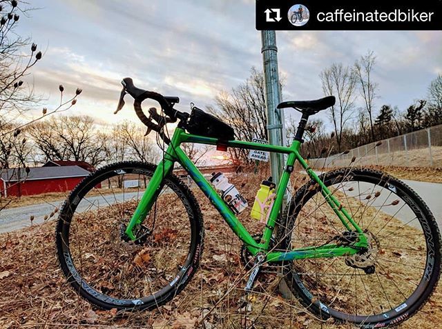 SpinfulBike's tweet photo. @caffeinatedbiker is ready for spring gravel. Are you? .
.
.
#centraldistrictgr #cycling #konabikes #gravelbikes #grmi #meltingmann https://t.co/HDTTQzSz3w https://t.co/yiLIOXQKKg