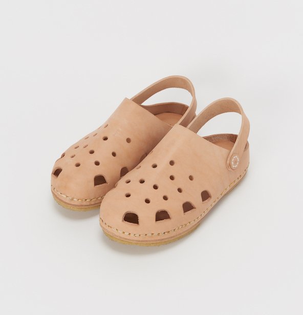 SISTER_WEB's tweet photo. Hender Scheme

18ss “BLANK”

final delivery will start from 3rd March.

▽final delivery item▽

■caterpiller
■cheak
■manual industrial products 18
■all purpose shoulder bag
■clock

▶︎ https://t.co/49TCdXeuBy

#henderscheme
#finaldelivery https://t.co/LqsFBpHGNp