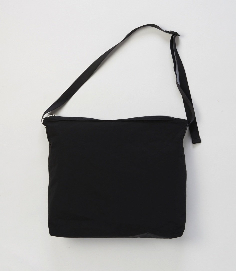 SISTER_WEB's tweet photo. Hender Scheme

18ss “BLANK”

final delivery will start from 3rd March.

▽final delivery item▽

■caterpiller
■cheak
■manual industrial products 18
■all purpose shoulder bag
■clock

▶︎ https://t.co/49TCdXeuBy

#henderscheme
#finaldelivery https://t.co/LqsFBpHGNp