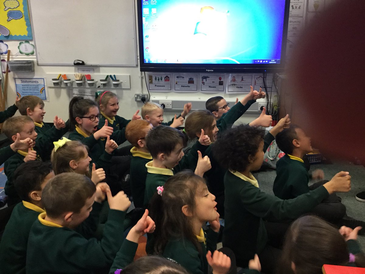firsprimarysale's tweet photo. #Year2LT Visit from poet Matt Goodfellow#funny#fantastic https://t.co/FFK4G5aruA