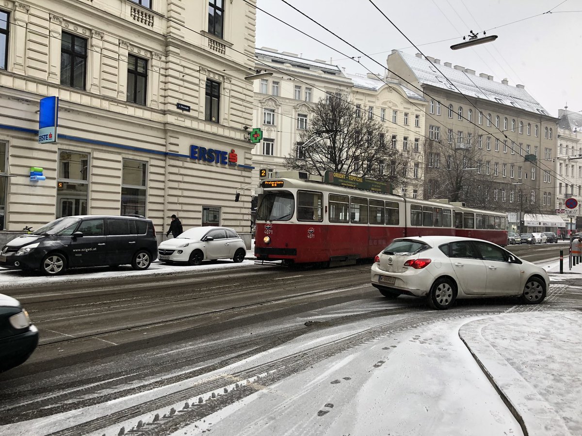 Vienna has set a target of 80% “eco-mobility” (walking, cycling and transit). Most important target group: families and children. #UFGC18