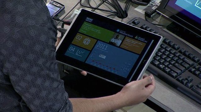 TheTechJournal's tweet image. #Microsoft Demoed Windows 8 Tablet goo.gl/Fpq3R3 #windows8os