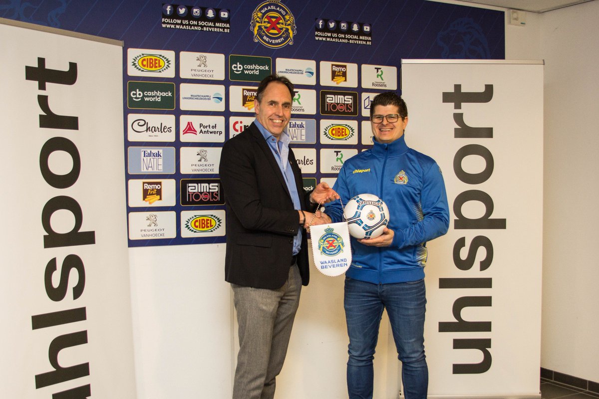 Waasland-Beveren laat zich vanaf volgend seizoen kleden door <a href="/Uhlsport_BEL/">Uhlsport Belgium</a>! 💪🏻💛💙 bit.ly/uhlsportwb #wbe #succeskarakterbeleving