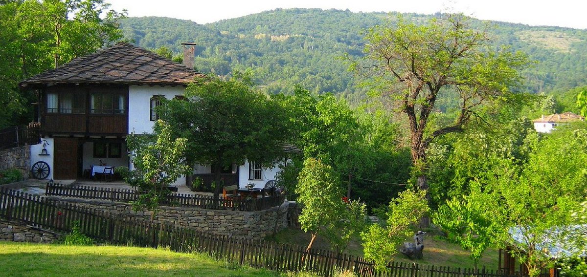 In case you've missed the news: #Bulgaria is the best hidden and unexplored gem of #Europe!

Need reasons to visit? Here we go: 5 Surprising Reasons To Visit Bulgaria Right Now 

buff.ly/2tdwMFS

#travel #TRLT #ttot #exploreBulgaria