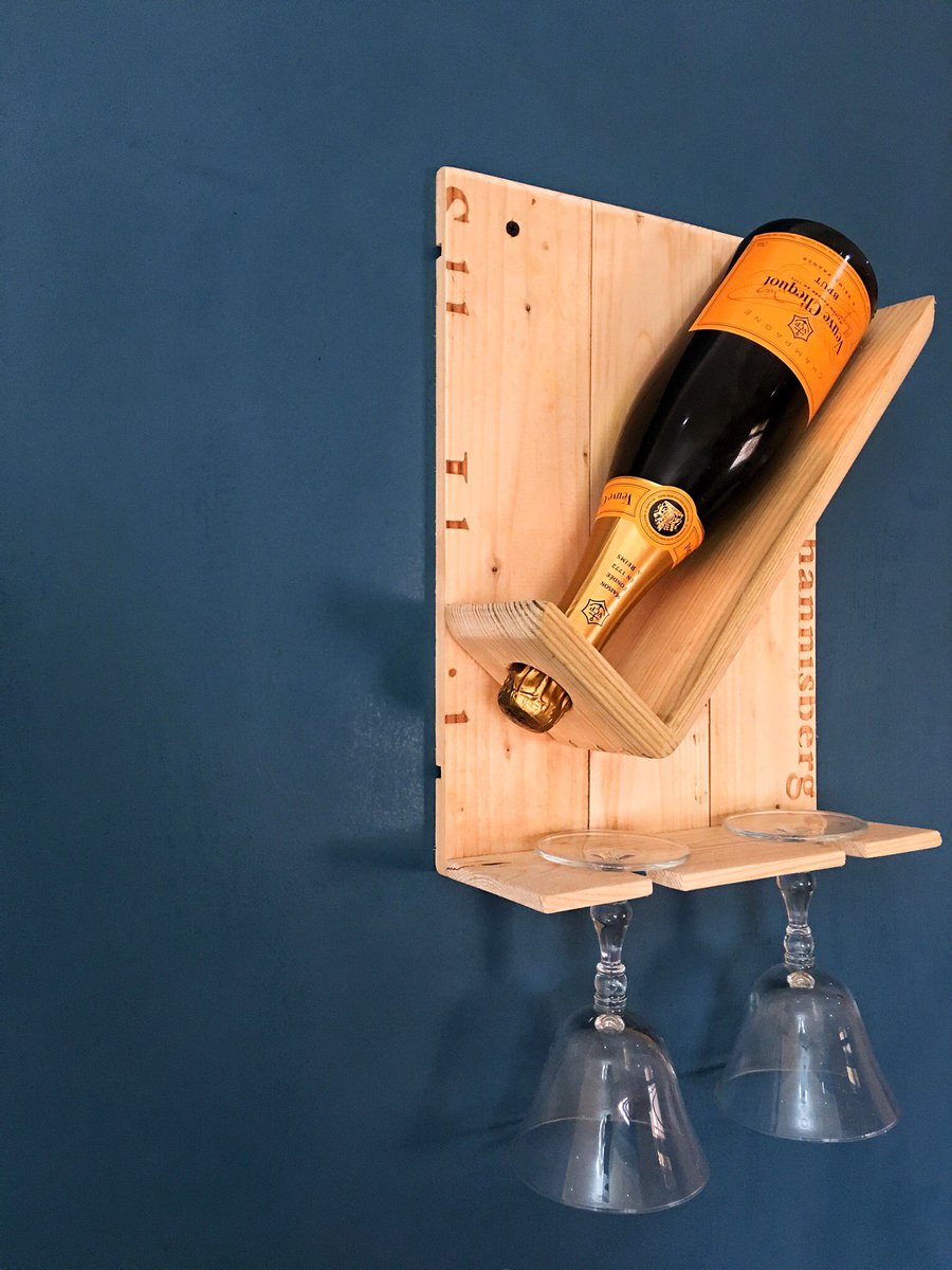 Hello, my name is Somto Maduka, I’m a a woodworker. Please take a few seconds to look through my pieces and also retweet . Someone on your TL might be interested . Thank you 🙏🏾😬#WeAreNigerianCreatives