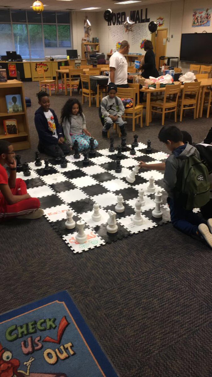APSPeytonForest's tweet photo. PFES chess club making major moves this morning @peytonprincipal @AssocSupBattle #ThinkBeforeYouMove https://t.co/Hb2m27BkBr