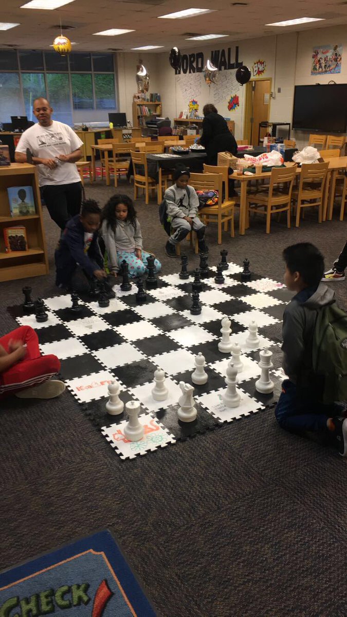 APSPeytonForest's tweet photo. PFES chess club making major moves this morning @peytonprincipal @AssocSupBattle #ThinkBeforeYouMove https://t.co/Hb2m27BkBr