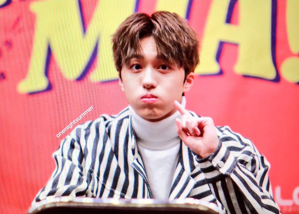 OneNightSummer's tweet photo. [프리뷰] 180302 합정 팬싸 😇

ㅎ 우리 천사 귀엽다 ✨💕

@SF9official 
#찬희 #에스에프나인 #맘마미아 #CHANI #SF9 #SF9_MAMMAMIA #チャニ https://t.co/oZK3SmI7PC