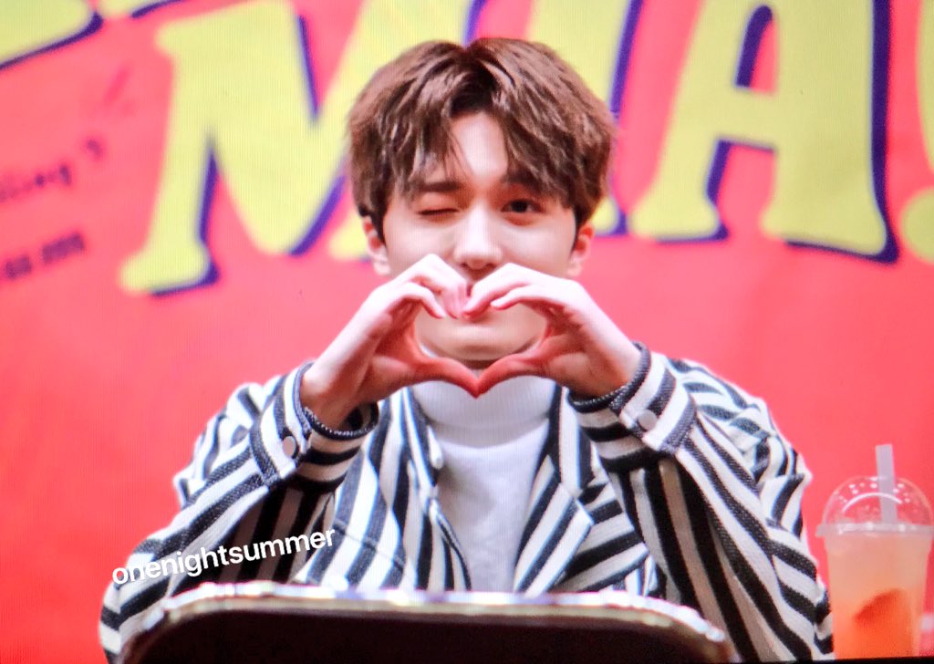 OneNightSummer's tweet photo. [프리뷰] 180302 합정팬싸 💕

사랑해애애애애애애애애 ㅎㅎㅎㅎ

@SF9official 
#찬희 #에스에프나인 #맘마미아 #CHANI #SF9 #SF9_MAMMAMIA #チャニ https://t.co/mh5q7I4xtM