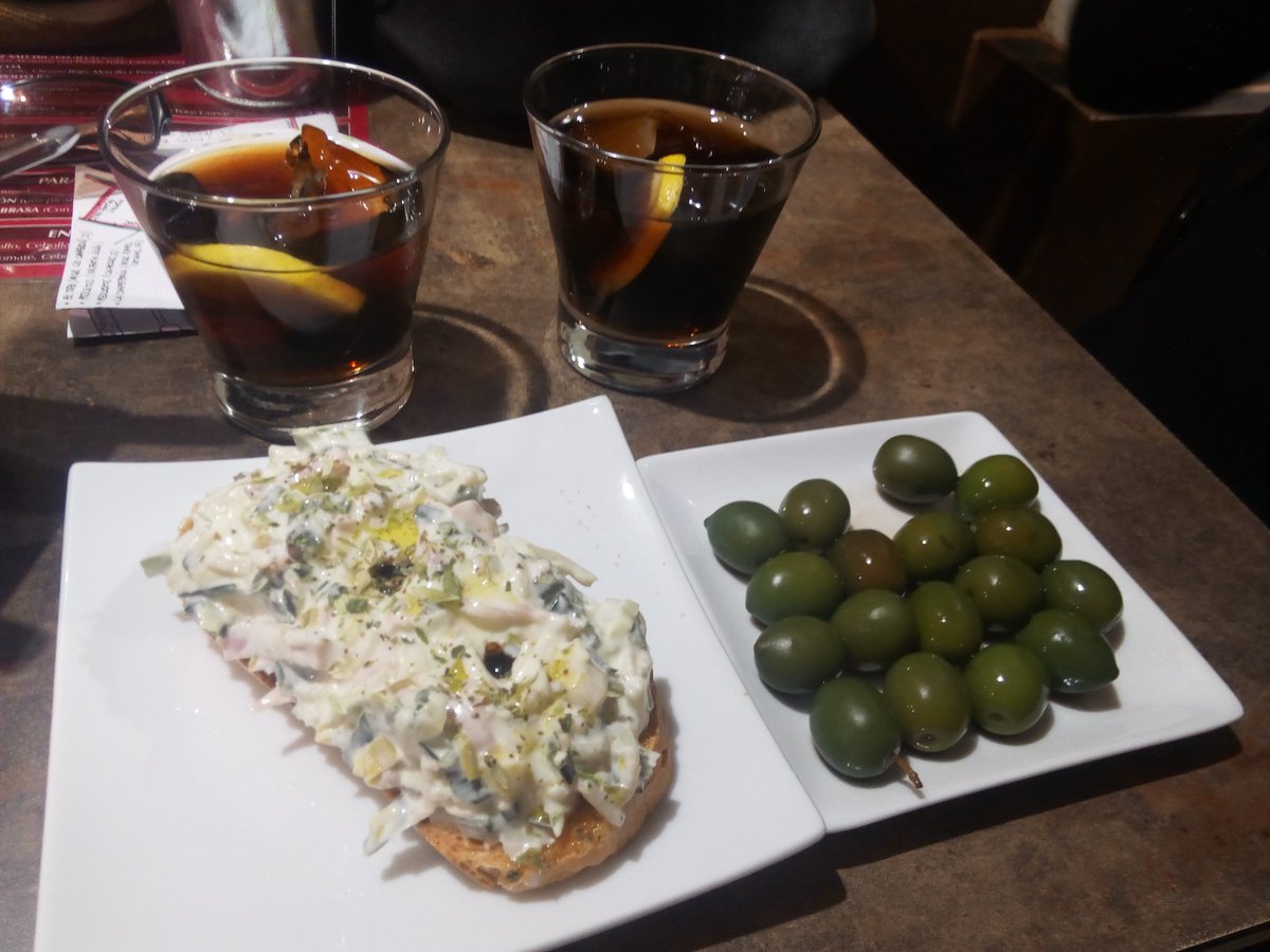 TAPA DEL DÍA, TOSTA DE SURIMI, CON LECHUGA Y MAYONESA irdetapeo.blogspot.com.es/2018/03/tapa-d…