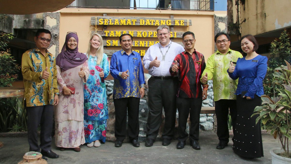 U S Embassy Kl On Twitter 1 Deputy Chief Of Mission Dean Thompson Visited Sabah This Week Making Some New Friends At Smk Gunsanad 2 Where Fulbright Malaysia Macee English Teaching Assistant