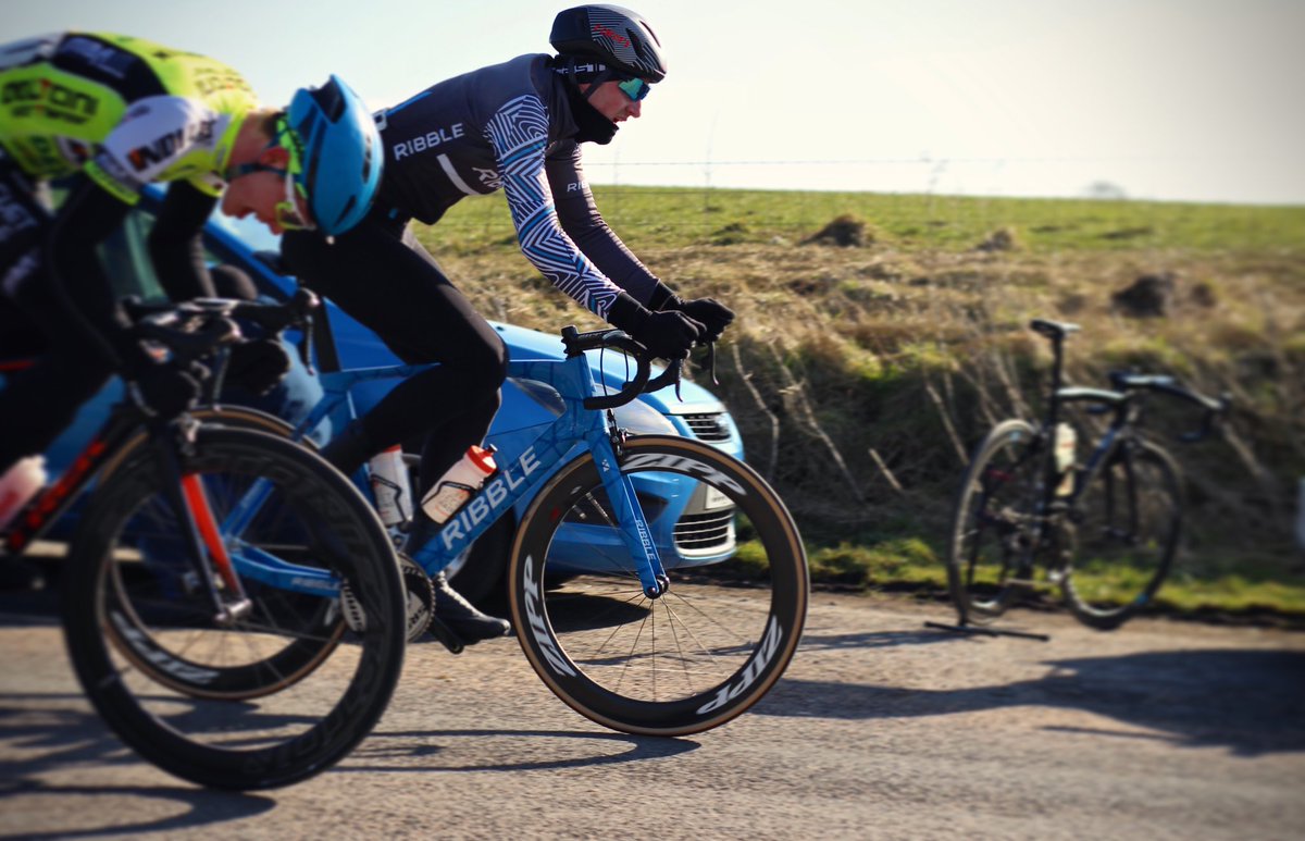 RibbleCycles's tweet photo. The final push towards the weekend is underway! Which directions the coffee shop? ☕️🍰🚴🏼♂️ 🔜
-
#ribble #myribble #realbikepeople #cyclinglife #roadbike #racebike #fromwhereweride #CustomRibble #WYMTM #outsideisfree #cycling #winterriding #defywinter #cyclingphotos https://t.co/Qa0Pxnssp8