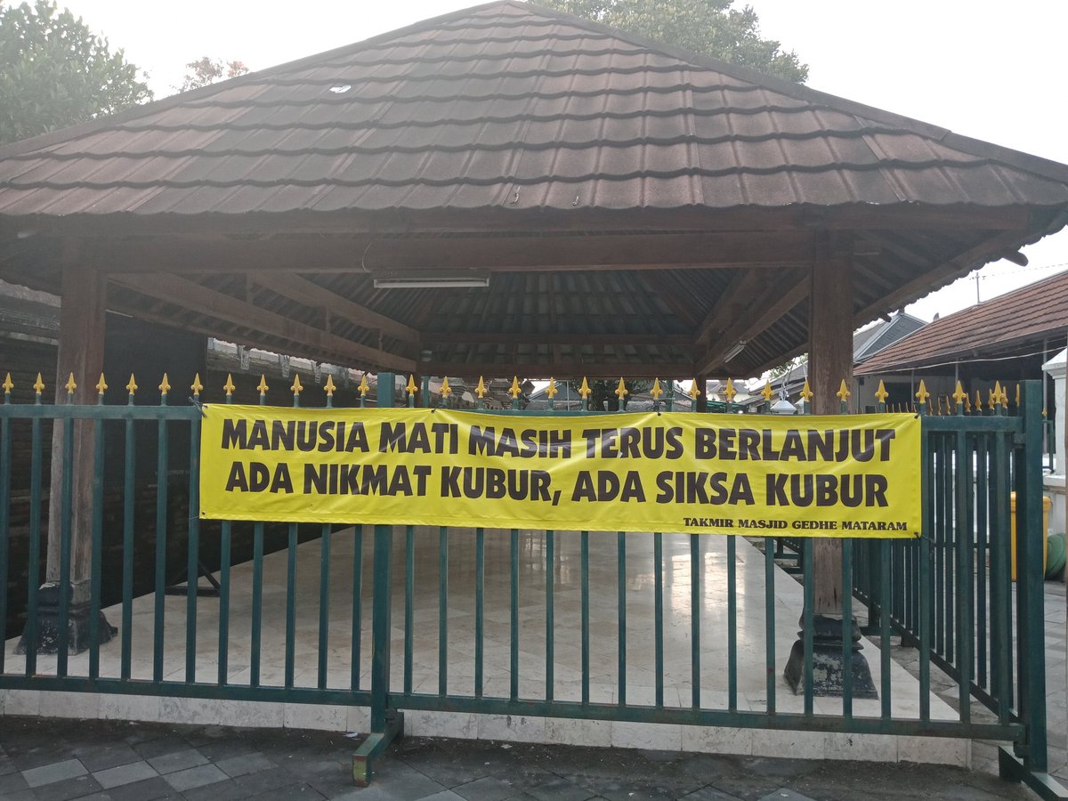 BerriAnam's tweet photo. klo kslian berat, udah satuin sama #Dilan sekalian. hehehehe https://t.co/nqnXTHXt1U
