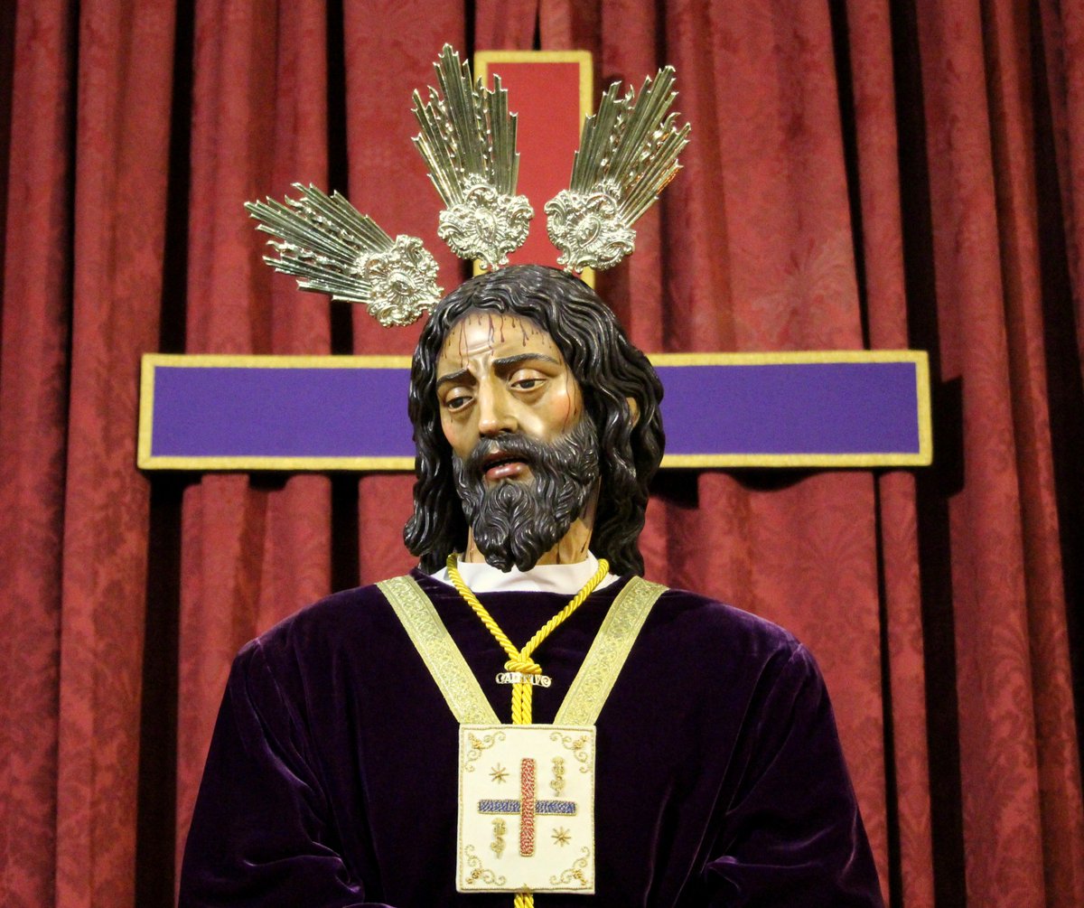 "El Amor es sufrido, es benigno; no tiene envidia, no es jactancioso, no se envanece; no hace nada indebido, no busca lo suyo, no se irrita, no guarda rencor, no se goza de la injusticia, mas se goza de la verdad. Todo lo sufre, todo lo cree, todo lo espera, todo lo soporta"