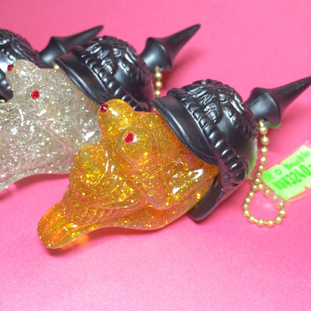 GOGORPM's tweet photo. Little Chop Design KNUCKE氏のベンドバックウーマン w/ ピッケルハウベのキーチェーン💀🙋
大きさ 約9cm 
各色１個づつ在庫有です☆★
・
#rpm #littlechopdesign #knucle #littlechopdesignknuckle https://t.co/s3viZccv0V