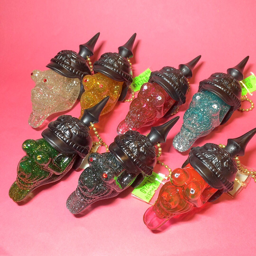 GOGORPM's tweet photo. Little Chop Design KNUCKE氏のベンドバックウーマン w/ ピッケルハウベのキーチェーン💀🙋
大きさ 約9cm 
各色１個づつ在庫有です☆★
・
#rpm #littlechopdesign #knucle #littlechopdesignknuckle https://t.co/s3viZccv0V