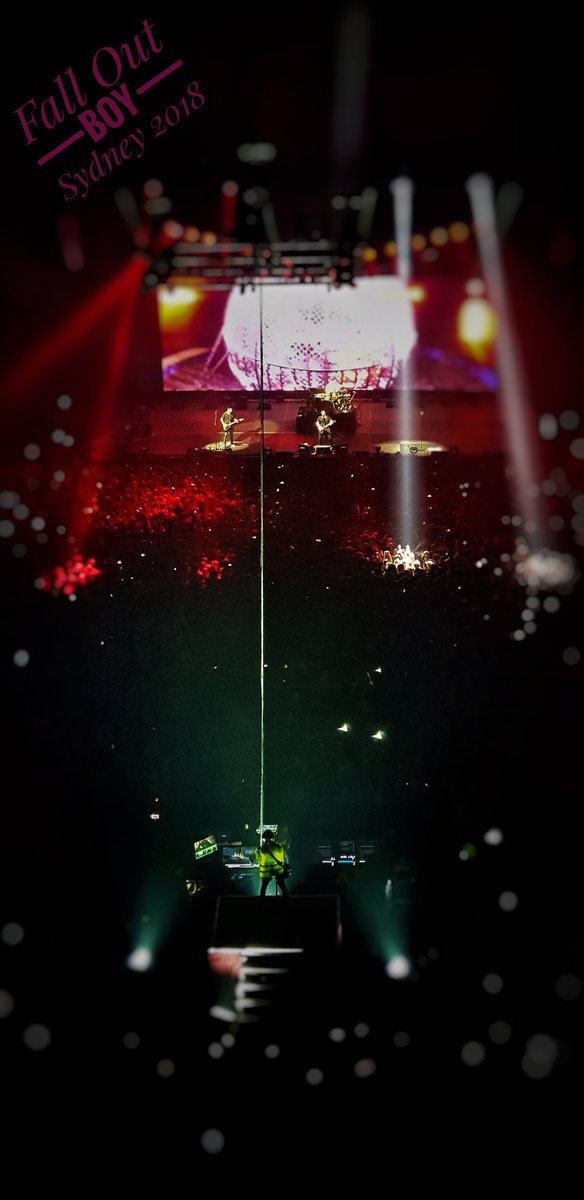 gaps691's tweet photo. Great show tonight @falloutboy!! Awesome gig fellas! https://t.co/pJqP8JDuqf