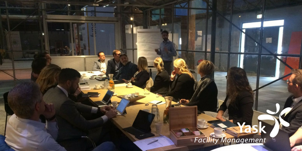 VebegoFS's tweet photo. Het #thema van de dag: hoe maken we #impact op het bereiken van de #facilitaire #ambities van @KPN? Een mooi onderwerp voor de #ketensamenwerking bijeenkomst met alle partners. Zeer nuttig en vol goede ideeën! https://t.co/1vE2zh96Se