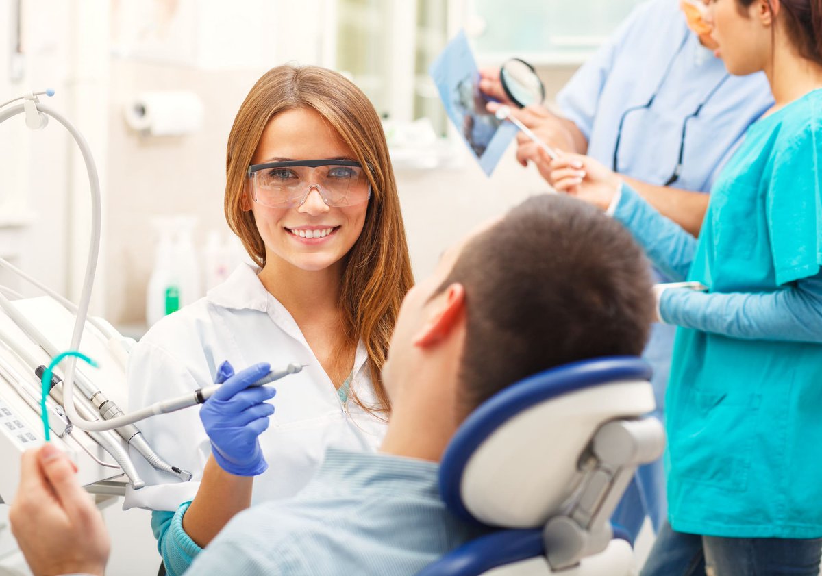 AdamsHouseDent's tweet photo. When you come to Adams House Dental Practice, you'll receive top-of-the-line dental care. https://t.co/1nqaZT2AEv https://t.co/KcdQzDeYXE