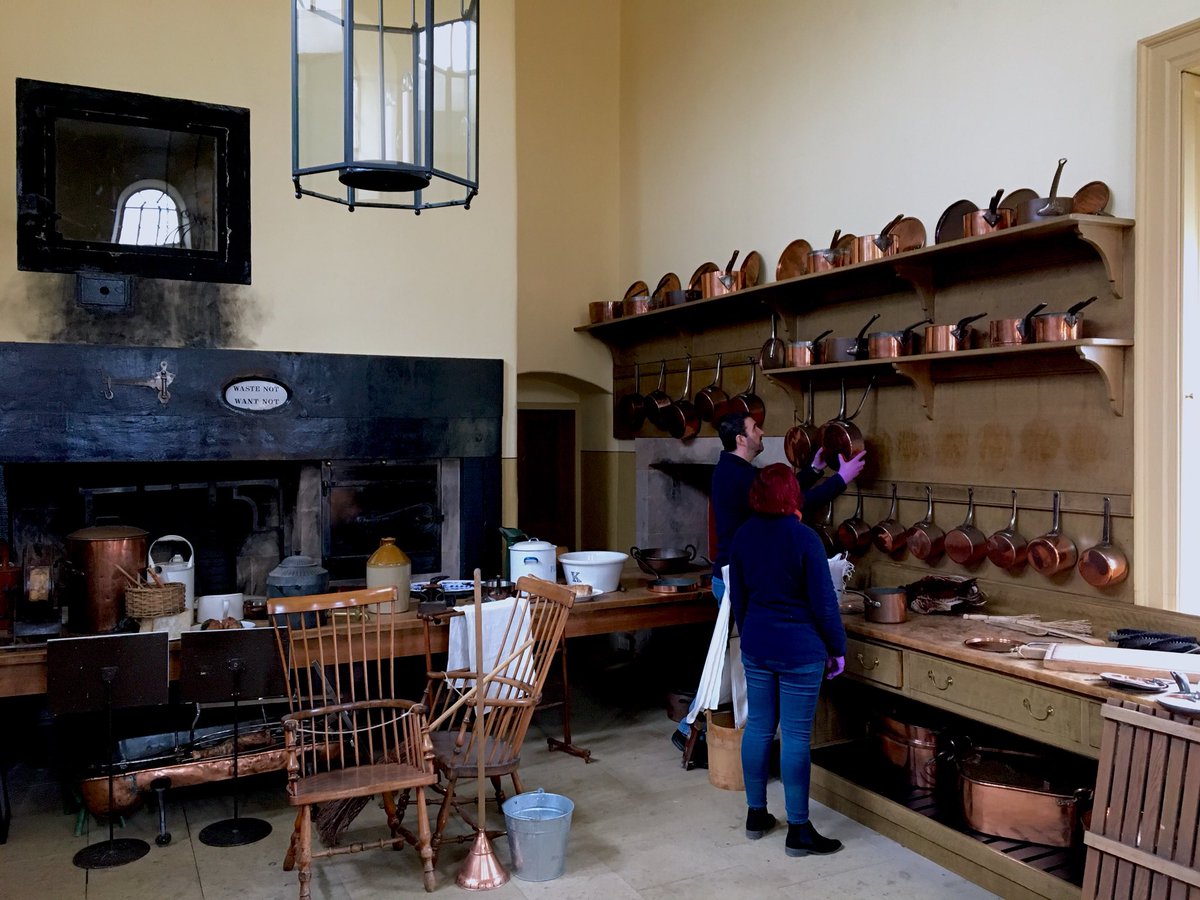 alistair_fenn's tweet image. How many #ProjectReveal members does it take to organise a kitchen? At least two by the looks of it. #kitchen #homeimprovement #forsomereasontherearebitsleftover #itsreallycoldinhere #ishouldbehelpingbutimtweeting
@NTSCollections 
@Culzeancastle 
@Rachel_With_AnE