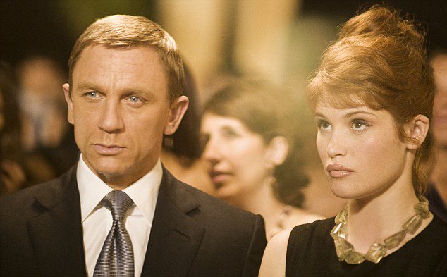 Auguri a per i suoi 50 anni!

Happy 50th birthday to Daniel Craig!   