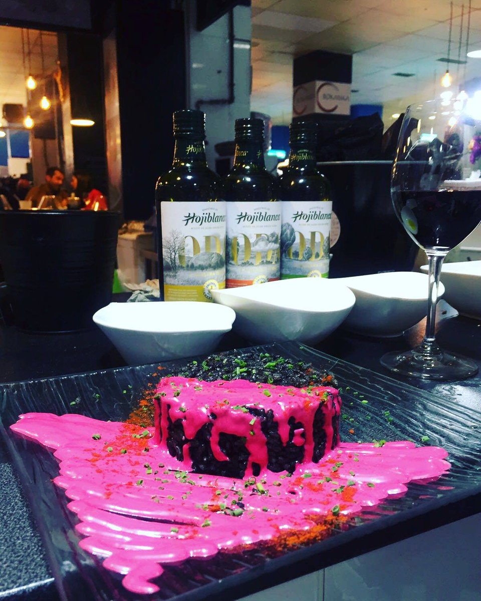 2gcentigrados's tweet photo. ❤️Arroz negro con alioli de higos y este fin de semana #VenaSantaCruz
Mañana sábado, 3 de marzo,  abrimos de 19:00 a 00:00 en una nueva #NocheenlaRecova https://t.co/WTpM2d1a0j