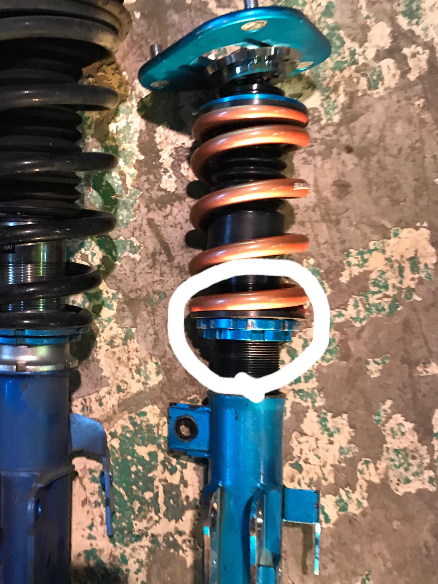 まさき プリウスaの異音は ここのブッシュが千切れて 僅かにバネが遊んで 操舵時にきしみ音が発生していました とりあえず原因が判明して良かった T Co Nn7smcl4jl Twitter