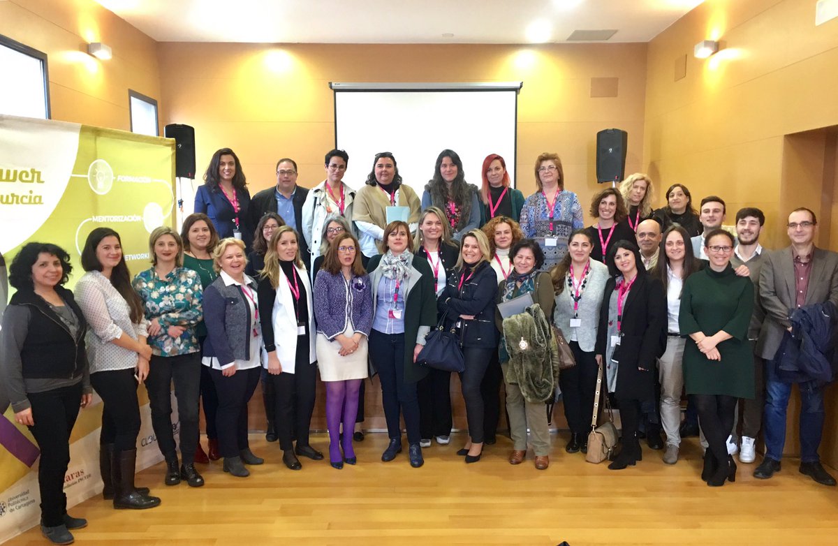 minocopadel's tweet photo. Seguimos aprendiendo!!! https://t.co/o9YV589t7G #GirlPower  #cartagena https://t.co/kYPdAXzEtJ