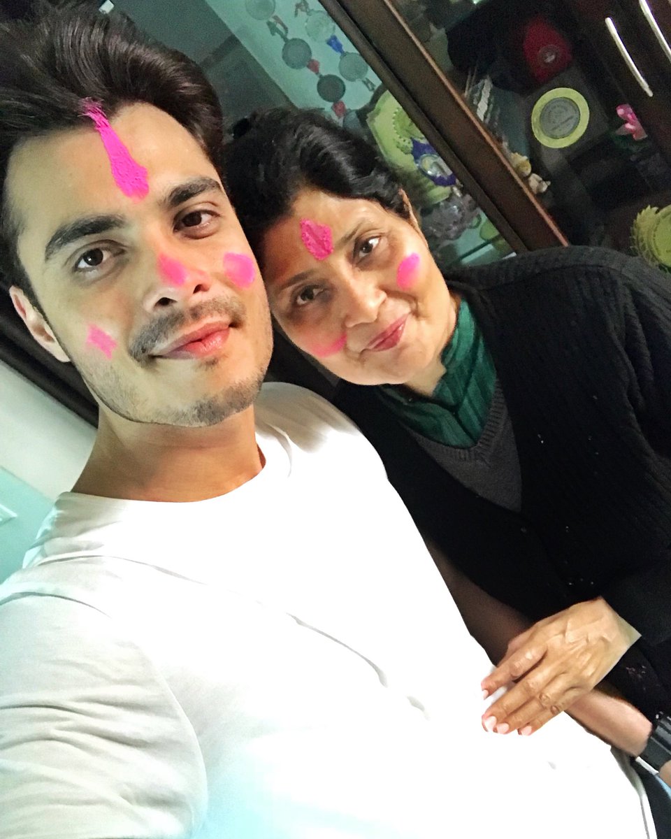 gurnazarchattha's tweet photo. #happyholi2018 https://t.co/XBTJKB5Api