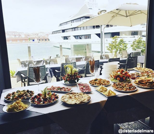 Port_Tarraco's tweet photo. Italian elegance and Mediterranean airs are the ingredients of this gastronomic meeting point on the waterfront at #MarinaPortTarraco #OsteriadelMare https://t.co/QrAGEVwv7N