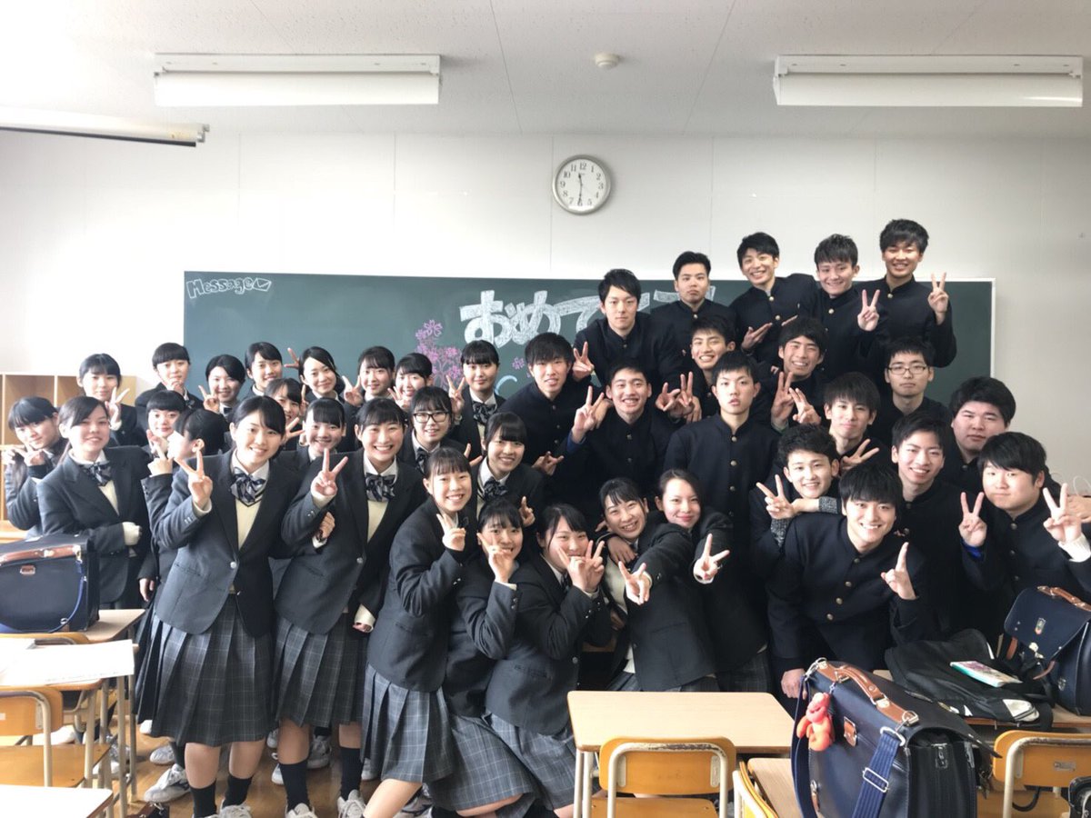 h__allure's tweet photo. 卒業いたしました🌷 https://t.co/4kK1n6v6O5
