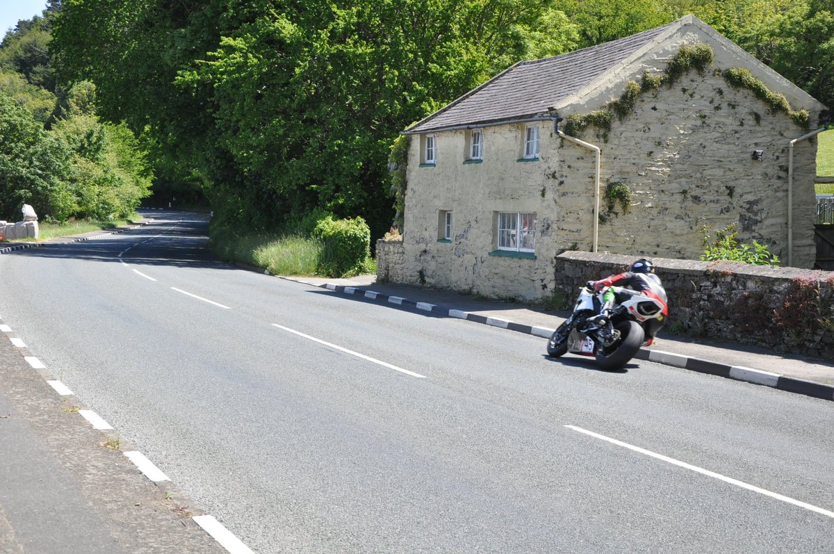 db64_david's tweet photo. #QuarryBends #TT2018 #JamieCoward #TT2015 @JCowardRacing @Jon_3_roads @CMauto66 @Hayleyauto66 @MotofestIOMTT @moto_republic @roadracingdaily @StevieRRN @irishroadracing @IOMTTPHOTOS @IOMTTPHOTOS @LivingRoadRaces @KerryJeffrey5 @iomttpics @SeniorSoph0124 https://t.co/tmM8n4an34