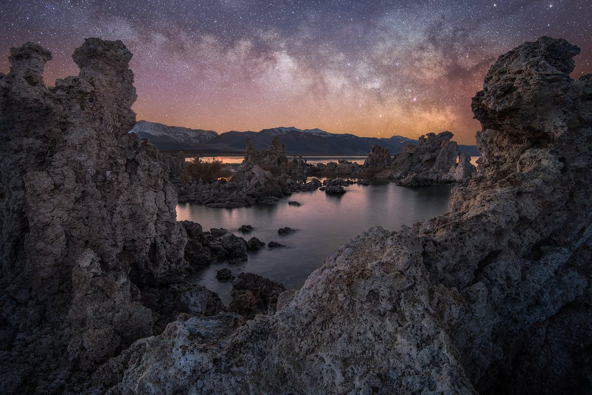 Head_Outdoors's tweet photo. Milky Way over the interesting tufa formations at Mono Lake  https://t.co/mbmZqpiJIH https://t.co/mNRRosGDIw