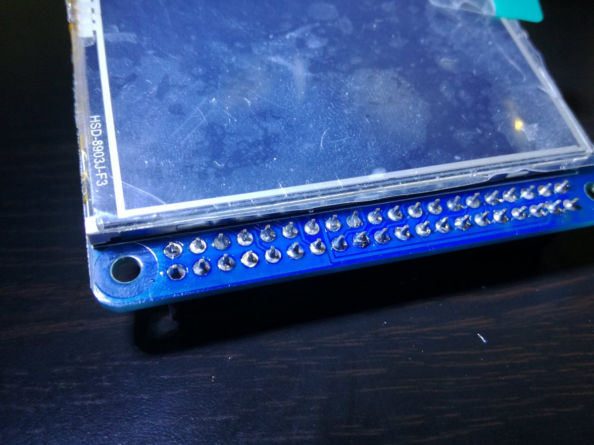 celine_souliers's tweet photo. #fablab #friday @incubateur_BdM ça avance ! Des belles soudures et une découpe parfaite 😀 merci @Devisubox_fr_FR pour l'aide apportée et le partage de connaissances #pigrrl #adafruit #polemediaBDM https://t.co/mwMfvqIKmm