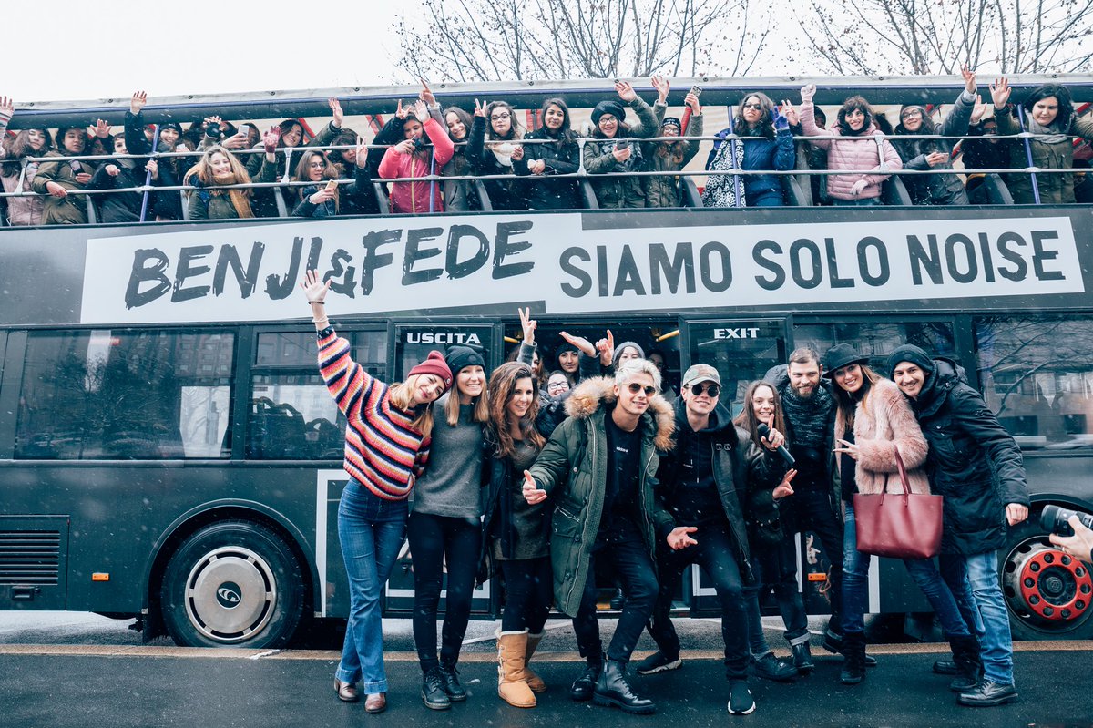 BenjieFede's tweet photo. Siamo Solo Noise ha conquistato Milano! Grazie per questo fantastico viaggio in giro per la città insieme ai nostri amici di @Spotify 🔥 Ci rivediamo Domenica in Piazza Duomo. Ora scatenatevi e facciamo esplodere di streaming le canzoni! https://t.co/ETzW3JZ42e https://t.co/6e7tKTstlA