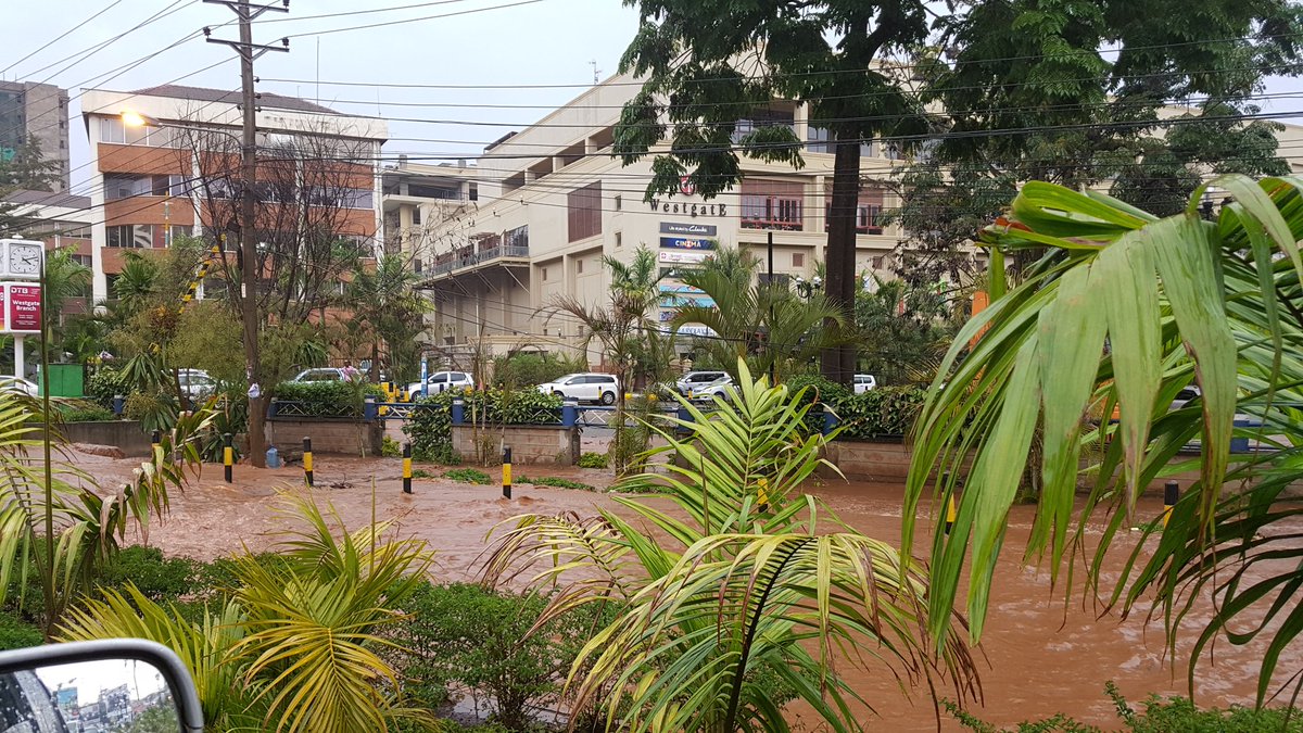 Confront_KE's tweet photo. @Ma3Route Peponi road is flooded... magari zinafungiana kwa rounda ya Westgate https://t.co/YWa8kYB4Ty