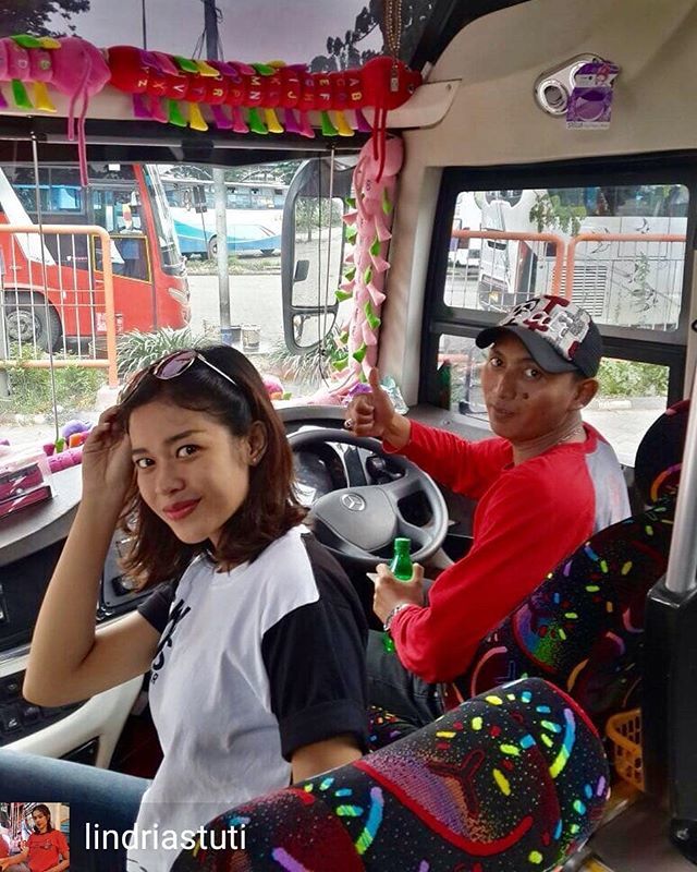 karoseriID's tweet image. Regrann from @lindriastuti -  Berangkat gak nih???
.
Kaos keren dari @jfautowear 😘😘😘
.
#efatransportsidoarjo #legacysr2 #kaosskybus #kaosbus #kaosbis #skybus #laksanakaroseri #jfautowear #premiumclothing
#jfautowear #premium #clothing #tees #apparel #tshirt #poloshirt #kaos …