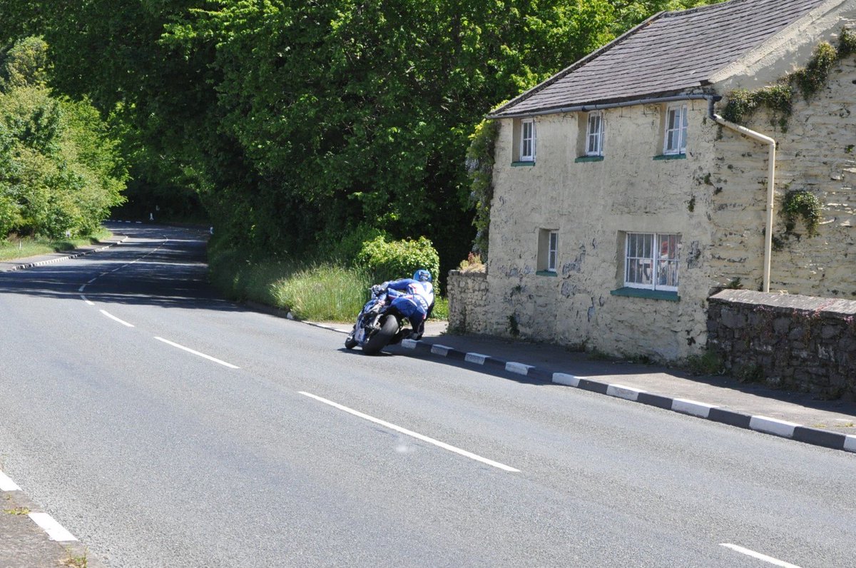 db64_david's tweet photo. #QuarryBends #TT2015 @Jon_3_roads @CMauto66 @Hayleyauto66 @MotofestIOMTT @moto_republic @roadracingdaily @StevieRRN @irishroadracing @IOMTTPHOTOS @IOMTTPHOTOS @LivingRoadRaces @KerryJeffrey5 @iomttpics https://t.co/hc3kRlw04X