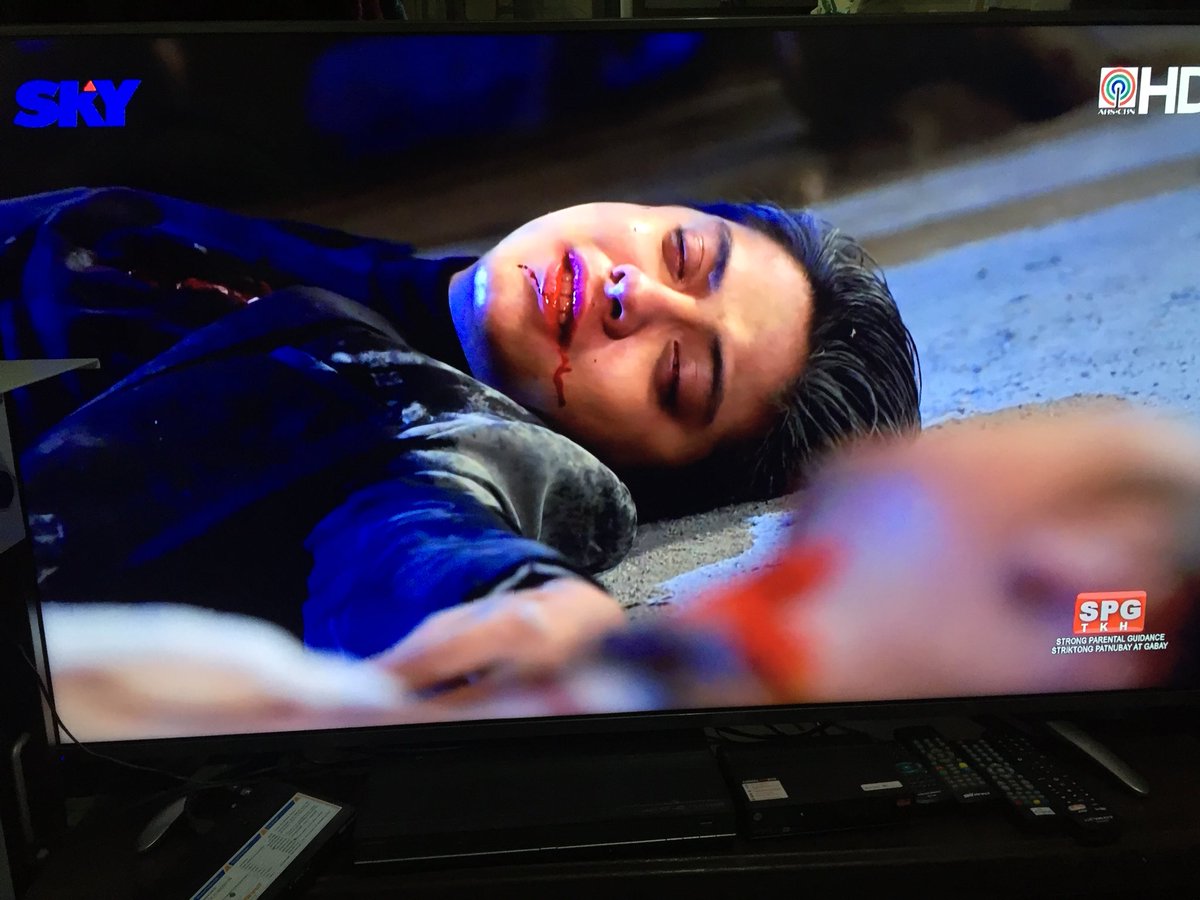 pajama_addict's tweet image. This scene reminded of Mateo and Lia’s death scene that had me bawling my eyes out. Different actors, same reaction. Amazing.

#LaLunaTheFinalBattle