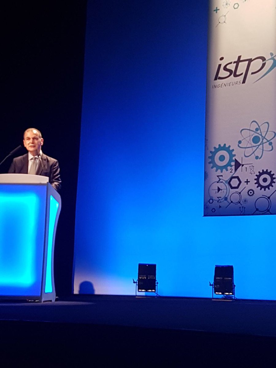 La Conférence de Kamel Ben Naceur #numerique et #transitionenergetique <a href="/OfficielIstp/">ISTP OFFICIEL</a>  débute avec un état des lieux sur #énergie durant les 45 dernières années