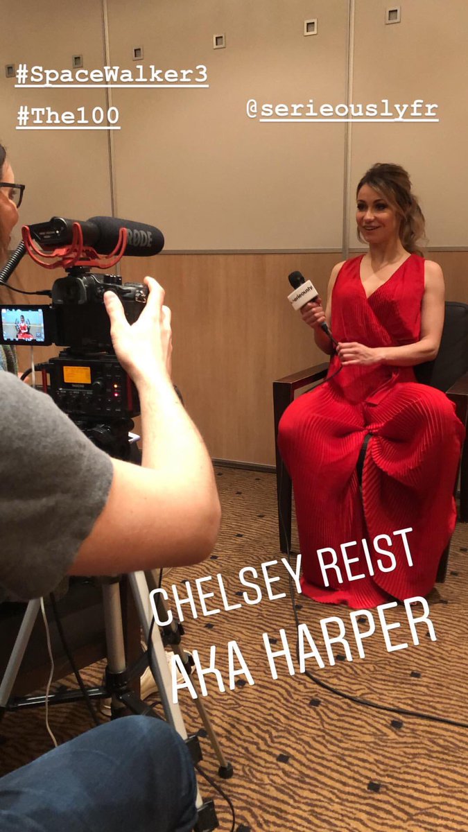 ChelseyRSupport's tweet photo. [PARIS] Chelsey was interviewed by @SerieouslyFR at the #SW3 🎤 https://t.co/lv6hdl5meX