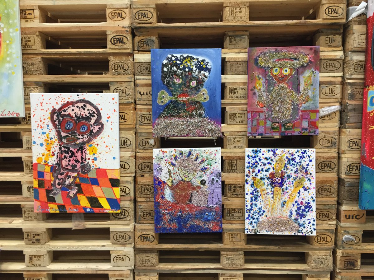 layenberger's tweet photo. Die ersten der mehr als 70 Exponate unserer Popart-Ausstellung by Andora hängen schon. Ab 10.30 Uhr könnt ihr die Ausstellung bestaunen. Kommt vorbei

#lyfamilyday https://t.co/VzlANt8ftq