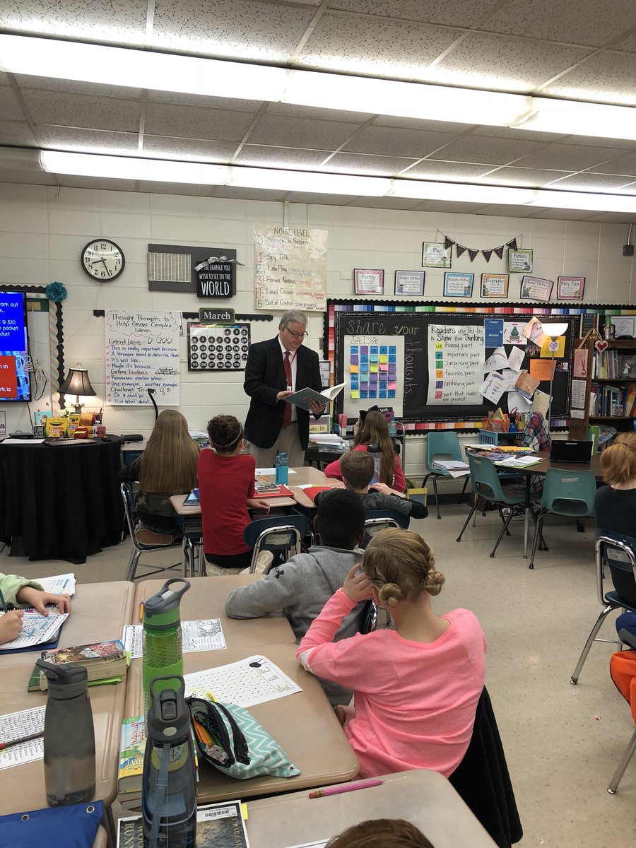tmgaither1's tweet photo. Thanks Mr. Ford from South Point High School for reading to us this morning for #ReadAcrossAmericaWeek  we loved the book “Little Red” @BelmontCentral @SouthPointHS @GastonSchools https://t.co/dsgNv4wdey