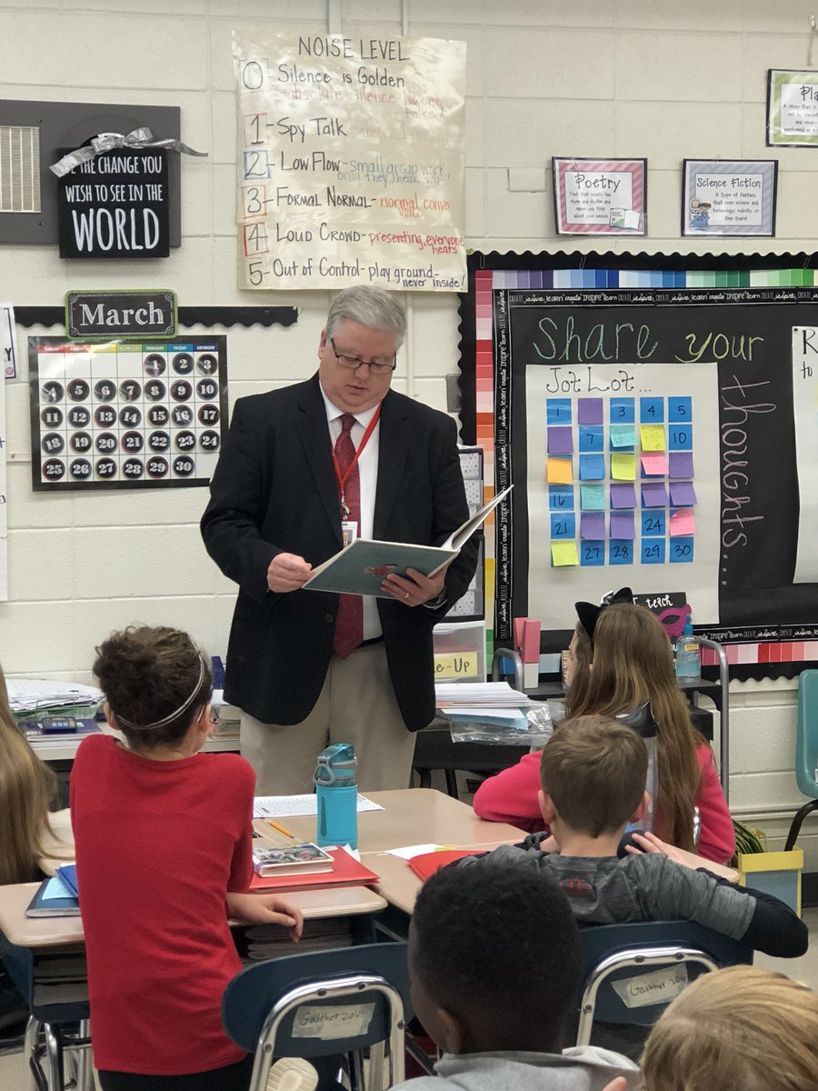 tmgaither1's tweet photo. Thanks Mr. Ford from South Point High School for reading to us this morning for #ReadAcrossAmericaWeek  we loved the book “Little Red” @BelmontCentral @SouthPointHS @GastonSchools https://t.co/dsgNv4wdey
