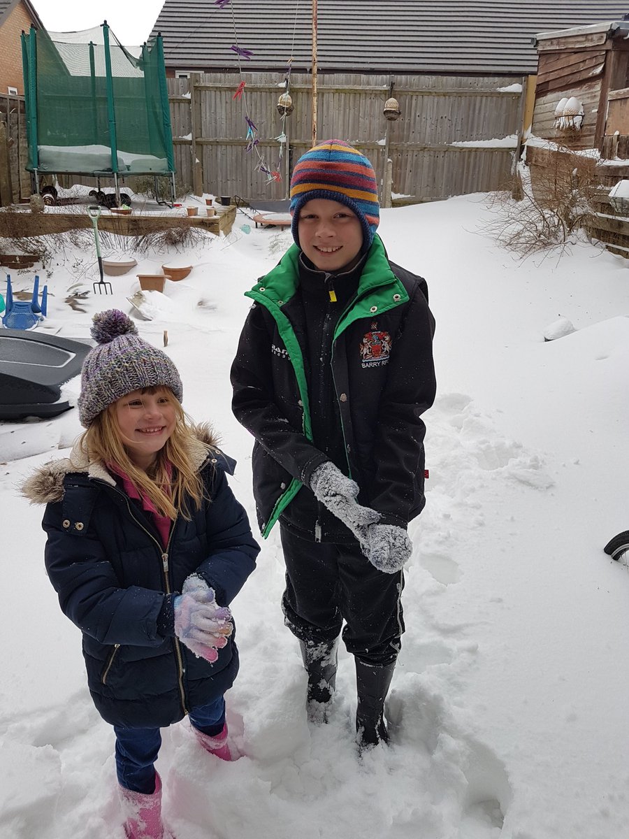 LeeAPro's tweet photo. Dydd Eira 💙❄⛄ @MissSJones2 @MissDafydd @nanttalwg ❄❄❄ https://t.co/eefD5wavmP